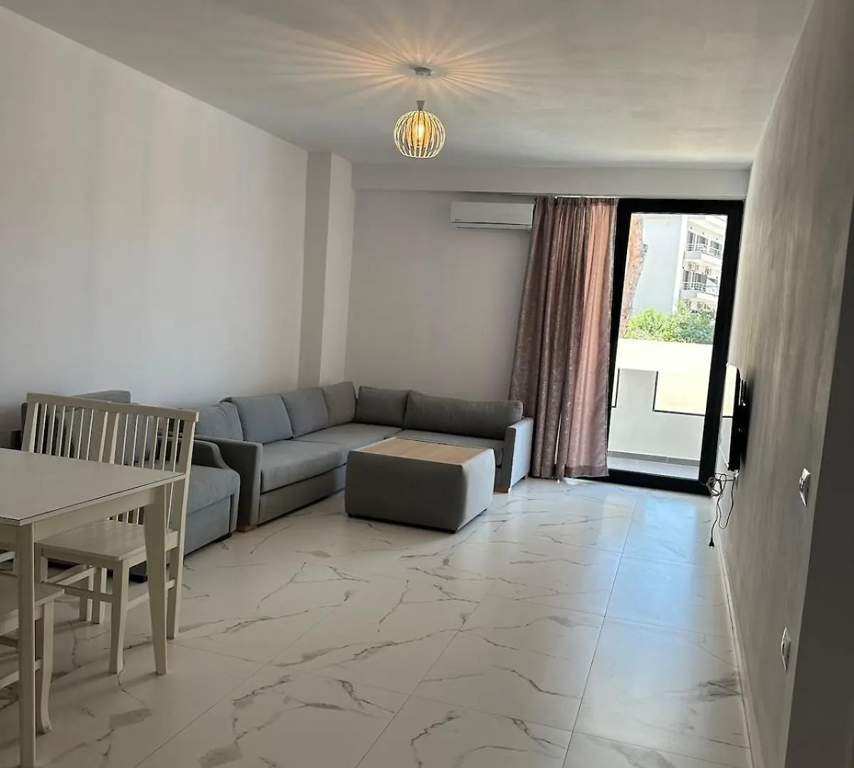 J&P Apartments Saranda 0*, Sarandë